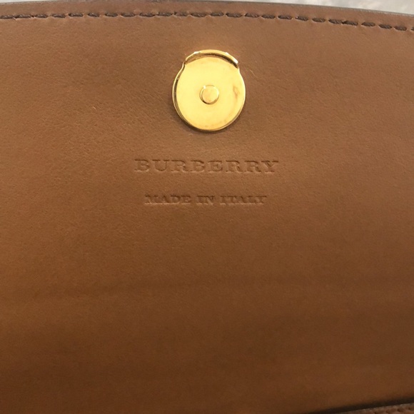 Burberry Henley Wallet On Chain - Picture 5 of 10